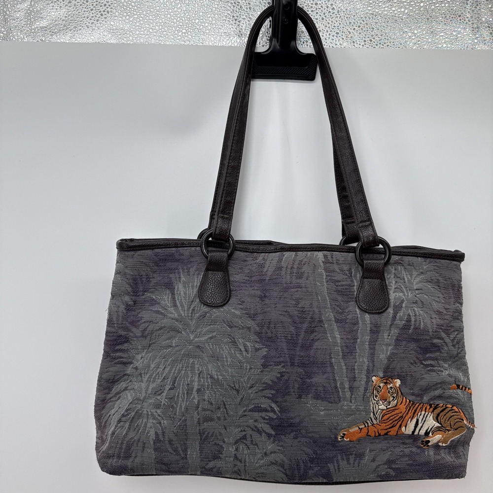 Bueno Tote, Shopping, weekend bag Tiger Embroidery Rectangular